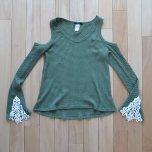 Forever 21 Long Sleeve Cut Out Top Green Size M Doily Accents